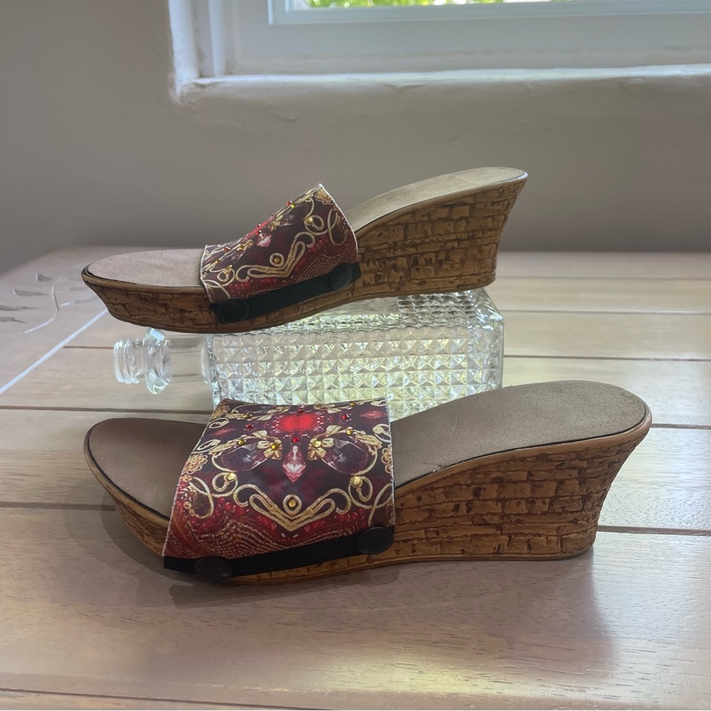 Onesole wedges size 8
